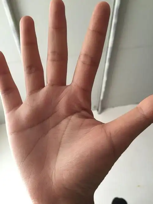 谁会看手相.我是女人家说我命短是真的吗?