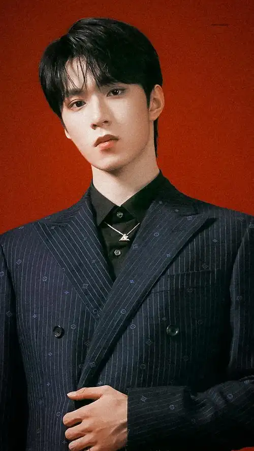 刘耀文北影节蓝色条纹西装造型