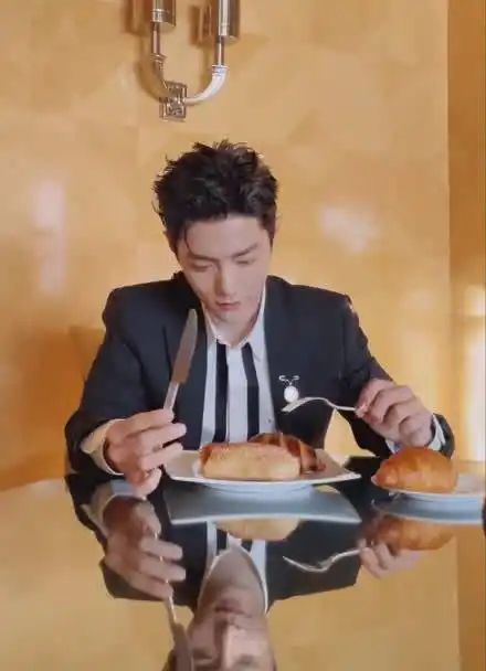 肖战小面包日常来了 [高清版]