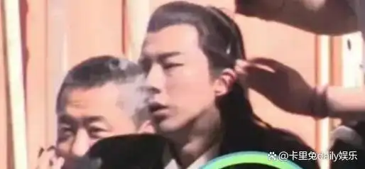 刘宇宁片场抽烟行为再度上热搜,对此举大家都怎么看呢?