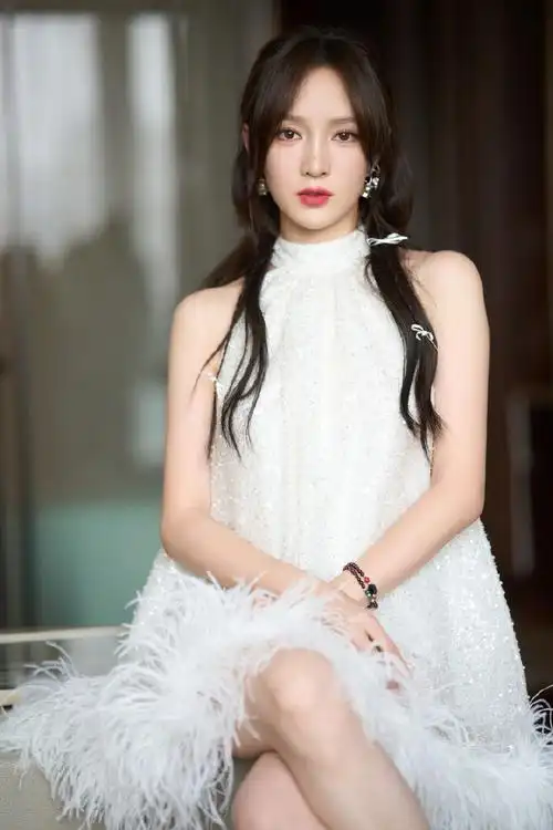 孟佳的穿搭图鉴