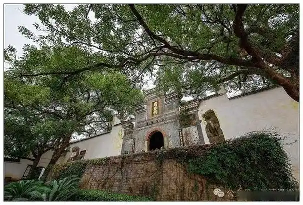 江西风景独好 "江湖锁钥"石钟山