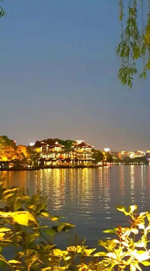 我眼中的西湖夜色