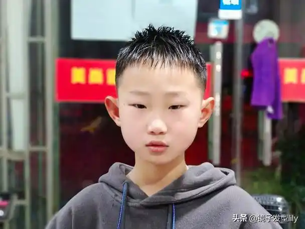 2022新年小男孩怎么剪?毛寸头飞机头雕刻发型,款款帅到停不下来