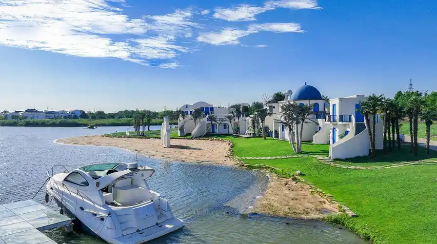 无锡尚田小镇『坐落景区内の尚田花园酒店』,享自助早餐,两早五正一价