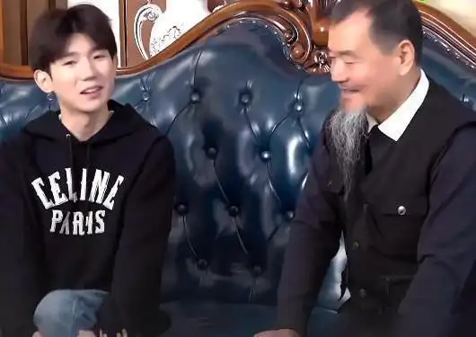 父子俩长得太相似,像复制粘贴|王俊凯|易烊千玺|tfboys_网易订阅