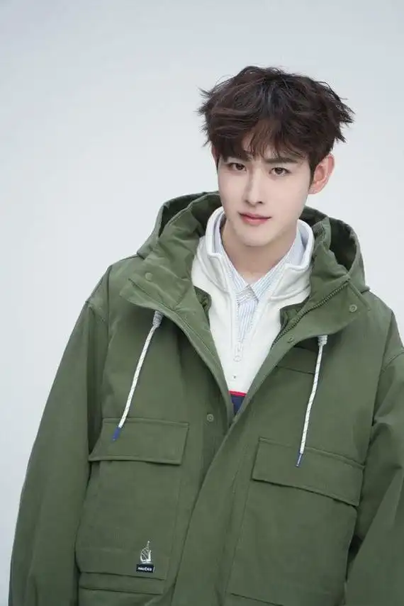 网评5位鼠系帅哥男星!