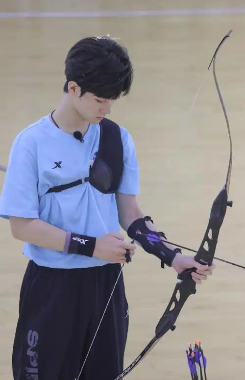 张真源#tf家族夏日运动会#饭拍打球,射箭,游泳……运动中的张哥好帅