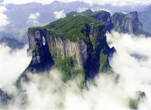 哈尔滨北京张家界跟团旅游