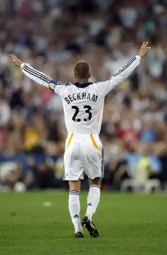 图文:[热身]洛杉矶银河3-5悉尼fc 小贝胜利背影