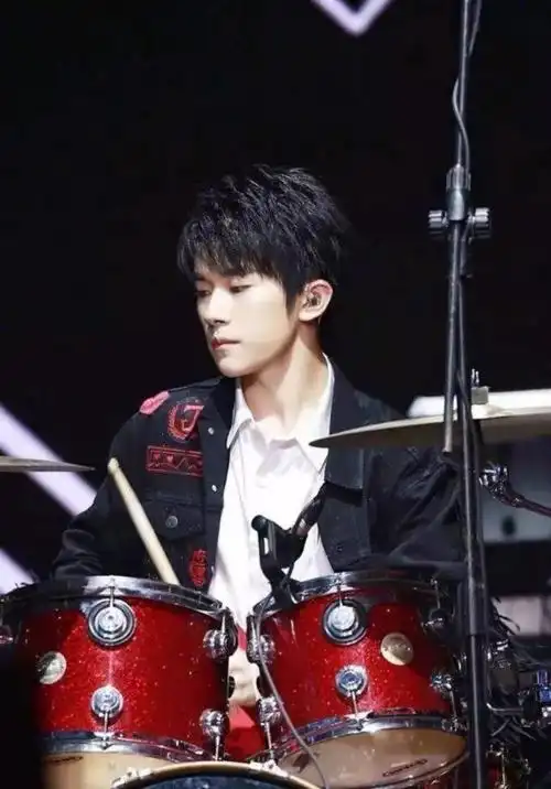 易烊千玺宝藏男孩到底会多少种才艺!