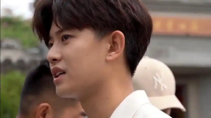 白鹿任嘉伦有多逗赤脚上阵挑战平衡力任嘉伦身高被质疑