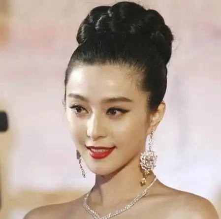 [组图]女王范冰冰吸金,全靠玩转发型72变