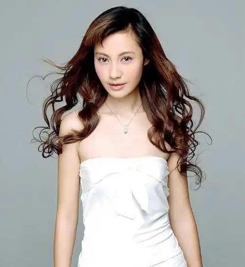 她比范冰冰漂亮,事业高峰时候嫁给丑男,如今38岁宛如少女