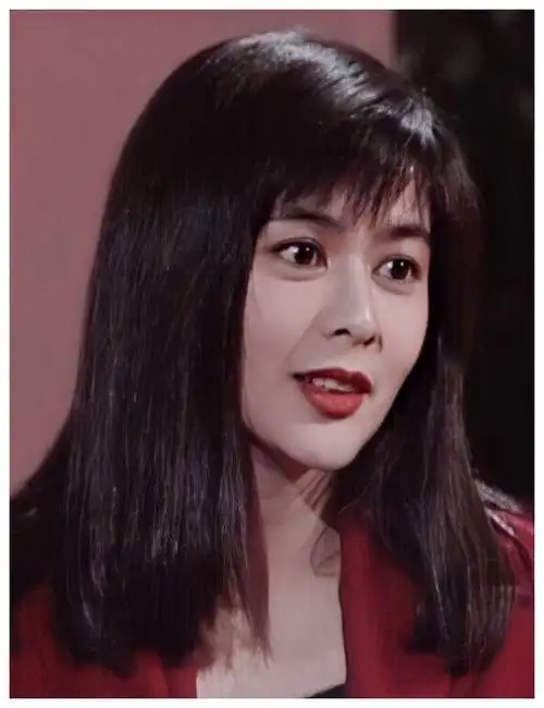 关之琳旧照公开,气质穿衣显女人味,魅力出众不愧是一代美人