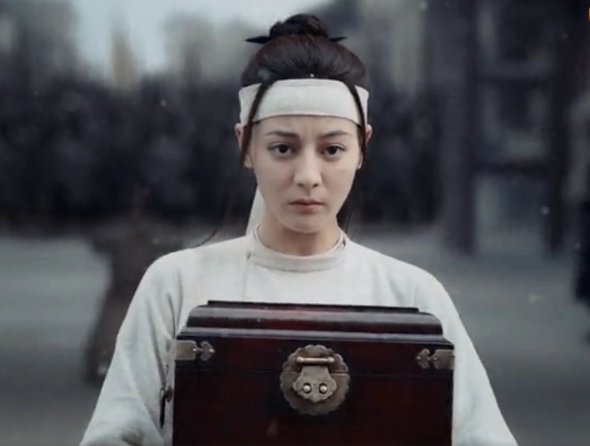 [娱乐新闻]《长歌行》首版预告公开 迪丽热巴"引燃"长歌破危局!