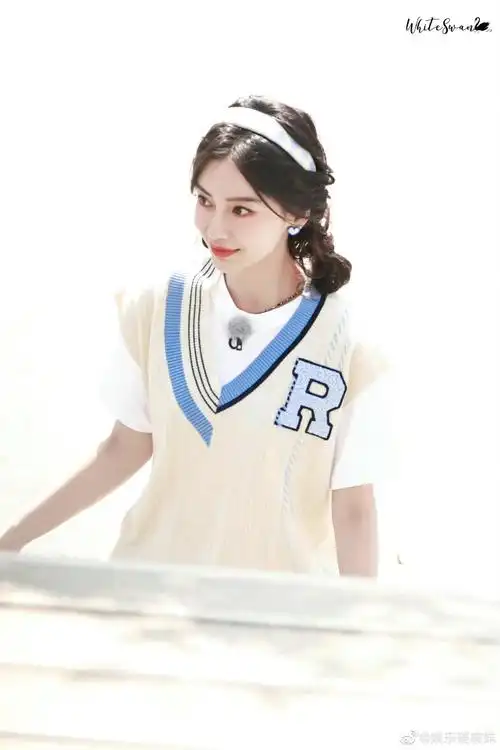 angelababy奔跑吧托脸剧照##杨颖奔跑吧托脸剧照