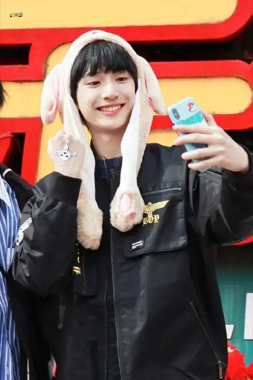 你咧嘴笑怎么还和4年前一样啊08@时代少年团-严浩翔#严浩翔 音符