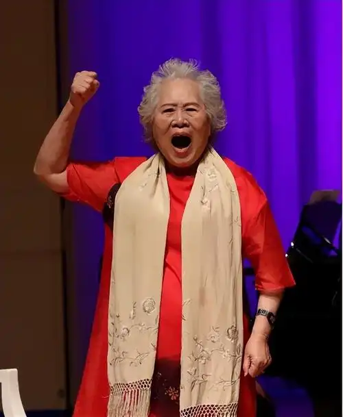 著名歌唱家郭淑珍事业和情感坎坷有泪95岁的她仍受小丈夫宠爱