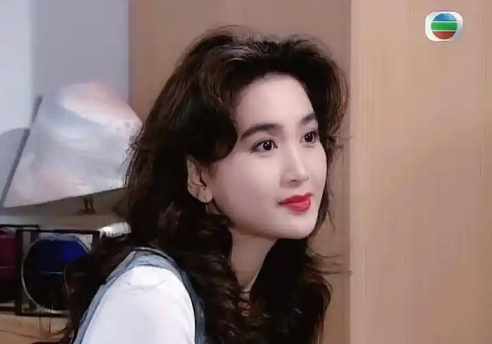 温碧霞年轻时的妆容绝了,30年前凭港妆登上颜值巅峰,惊艳了众人_自然