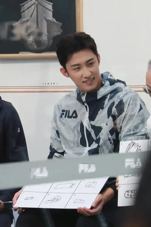 有亿点点可爱  @johnny黄景瑜