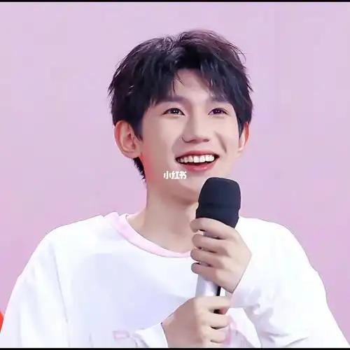 治愈系笑容之王源