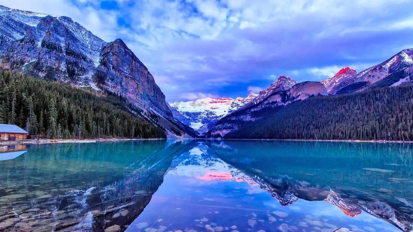 风景是由光对物的反映所显露出来的一种景象.犹言风光或景物,景色等,