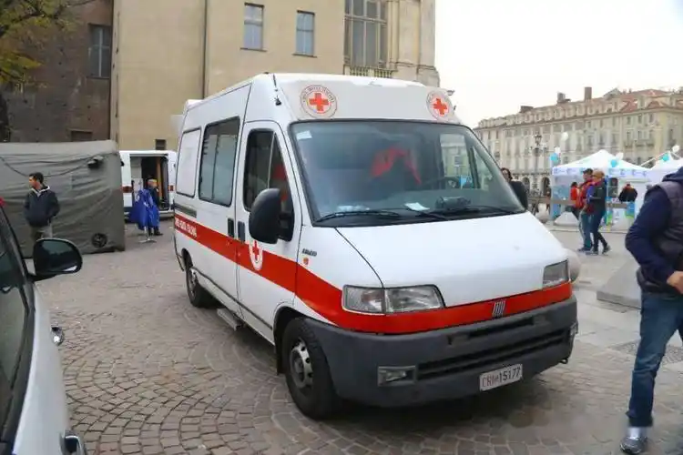 依维柯的绝对主场 意大利街头看卡车(二)_搜狐汽车_搜狐网