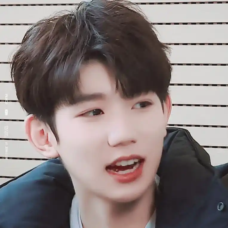 王源#突然撒娇有多致命#@王源全新ep肆百击   【王源 撒娇】  帐乔