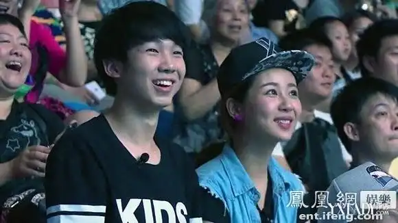 《花样2》白举纲喊杨紫同住 为还债街头吆喝迎宾(图)