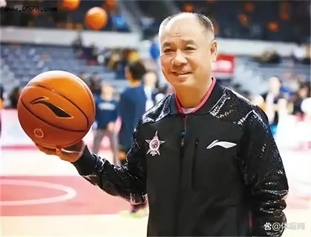 李宁与儿子,女儿合照:24岁儿子帅气,身高超李宁,女儿美丽可爱