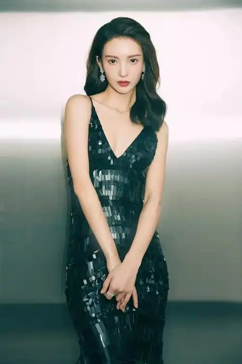 31岁金晨身材太好了跳盛唐霓裳羽衣舞一袭红裙惊艳四座