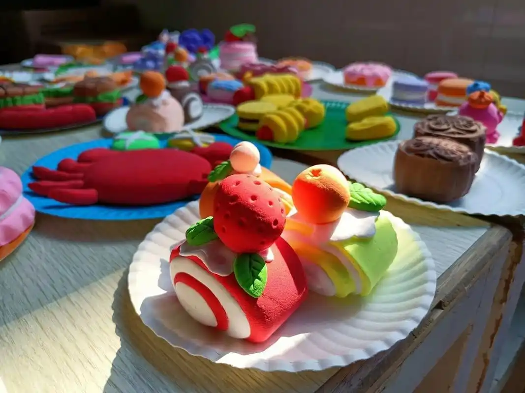 幼儿园手工制作粘土美食篇 超轻粘土制作敲像的甜点,潮汕美食#超轻