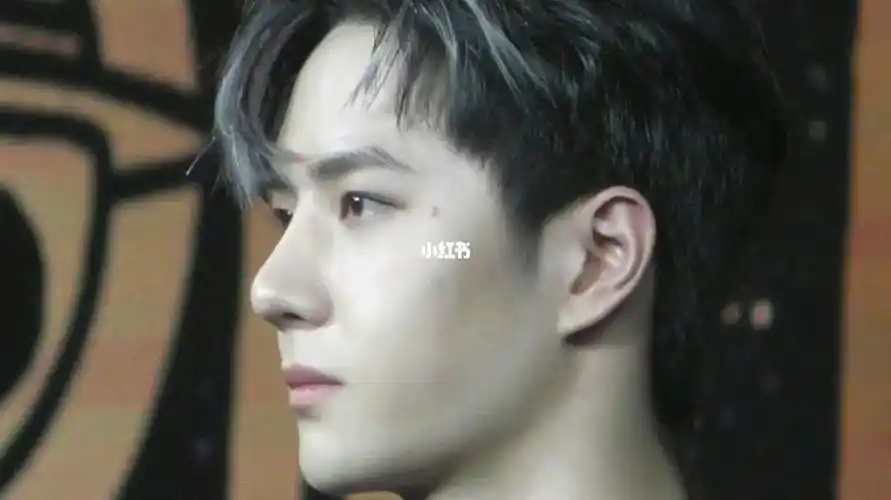 王一博怎么连痘痘都这么会长呀01