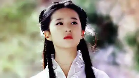 2023年,刘亦菲又主演了电视剧《天涯明月刀》,这是一部改编自古龙小说