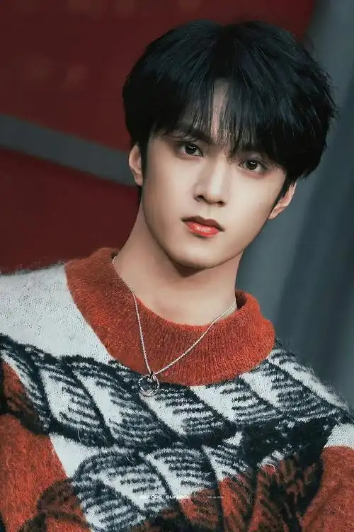 时代少年团北京春晚定妆照##刘耀文韩雨辰