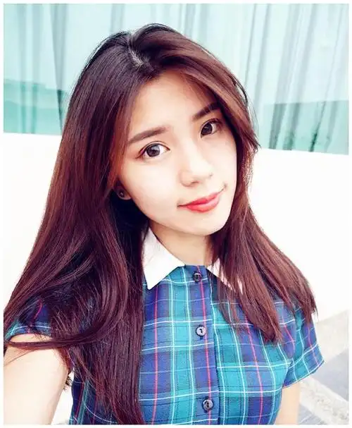 马来西亚华裔女神,明眸皓齿冷艳绝色,"组合式"风情穿搭太抢镜