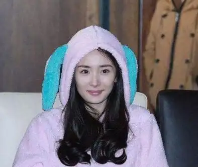 又一波女明星素颜照!刘亦菲热巴不化妆都美哭你