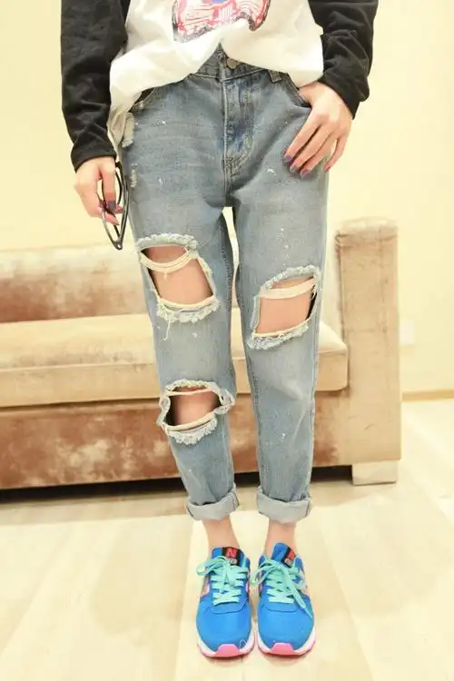 牛仔裤膝盖那里划破了怎样弄好看一点继续穿.