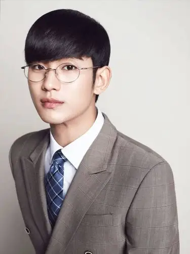 金秀贤:百变魅力的画报人生