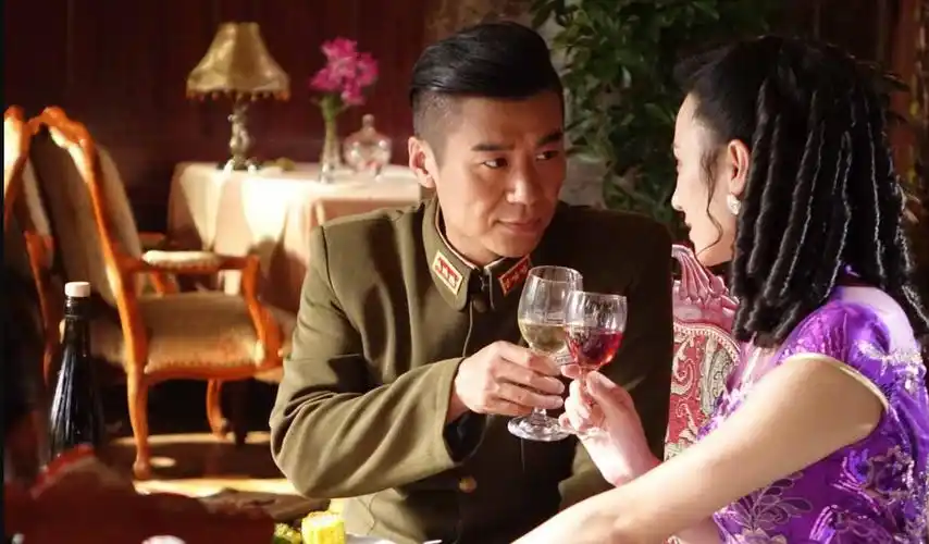 可人就是奇怪,越是难啃的才越是想要"拿下",徐佳并不打算就这样放弃