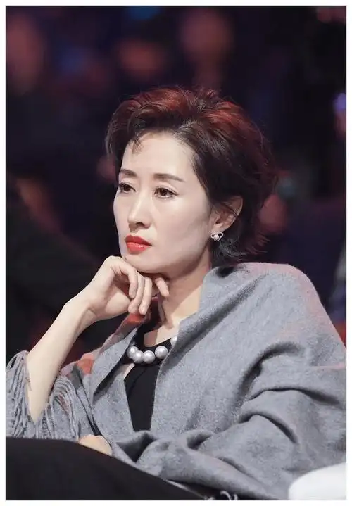 刘敏涛:嫁豪门独守空房7年,离婚后重返荧屏,今女儿成她的骄傲_家庭