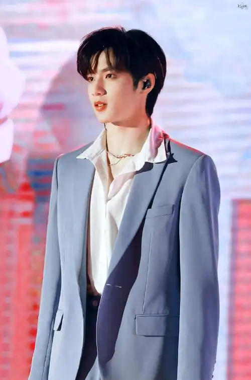 刘耀文唱跳ace##时代少年团粉丝见面会