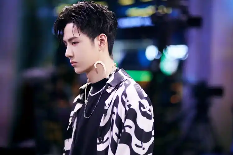 王一博这就是街舞4壁纸一出场就好有气势爆发力十足