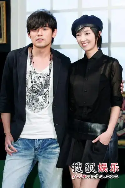 周杰伦桂纶镁"不能说的秘密" 借钢琴演绎浪漫