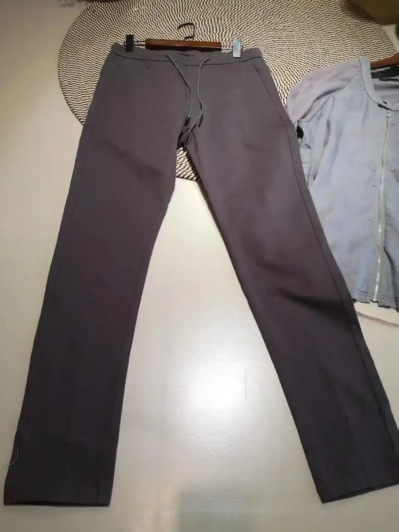 男式小脚裤,大腿和胯松,小腿瘦的版型.针织棉小脚裤,深灰,有 - 抖音