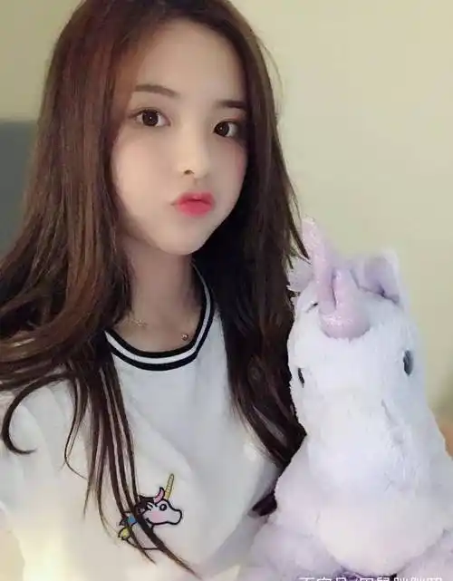 杨超越婴幼儿时期旧照曝光,我越哥果然从小帅气_公司_丫头_少女