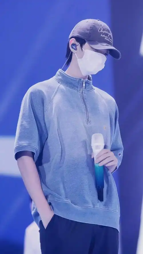 王俊凯庆典彩排图