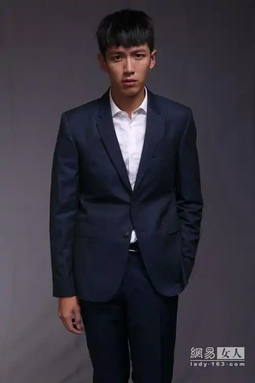 柯震东爱穿弄坏不心疼的衣服