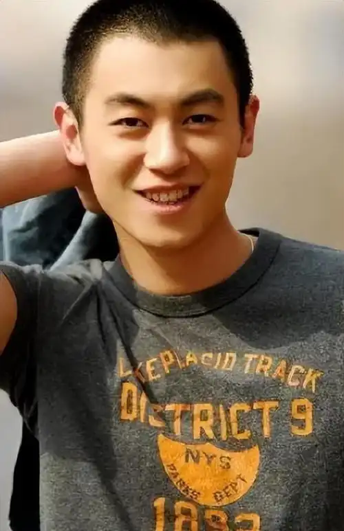 回顾朱亚文抛弃相恋七年的富家女迎娶陈思诚前女友至今零绯闻